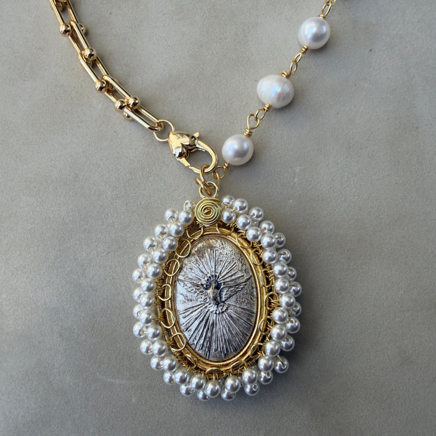 Gracia del Espíritu Santo / Grace of the Holy Spirit