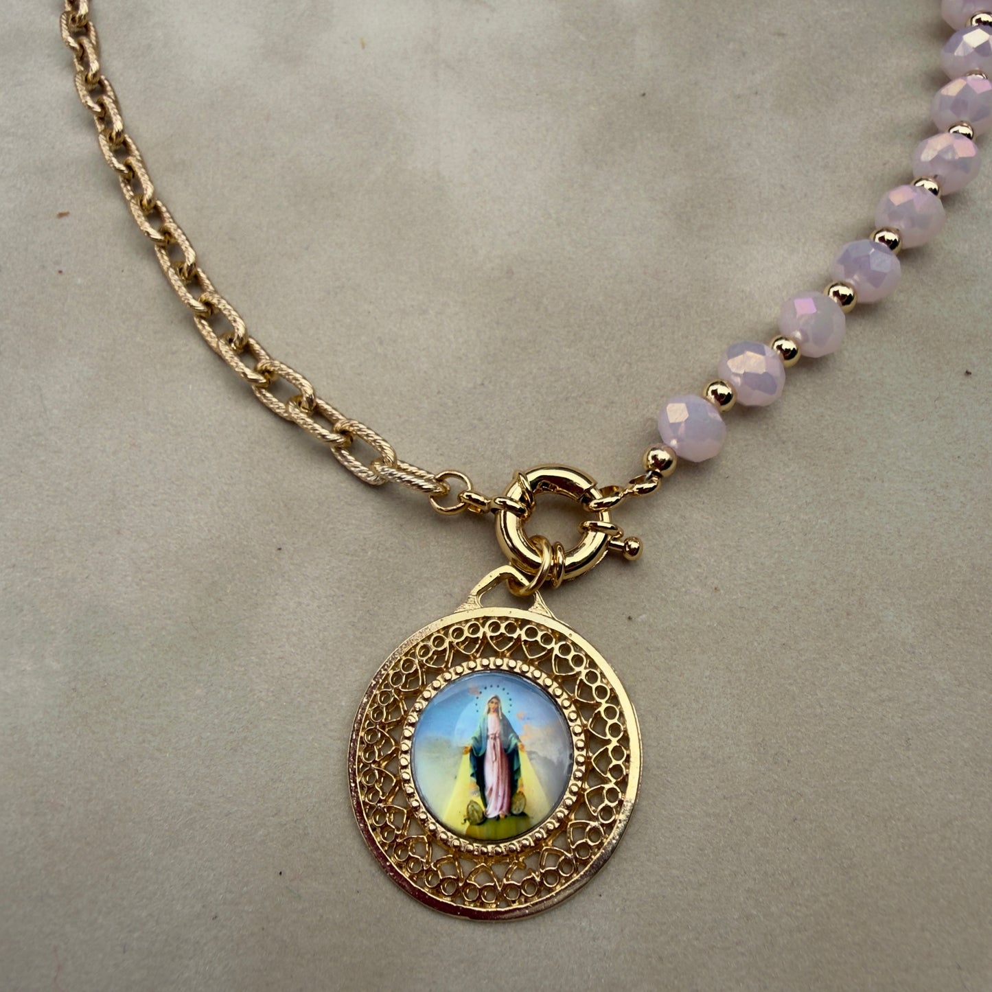 Virgen milagrosa / Miraculous Virgin