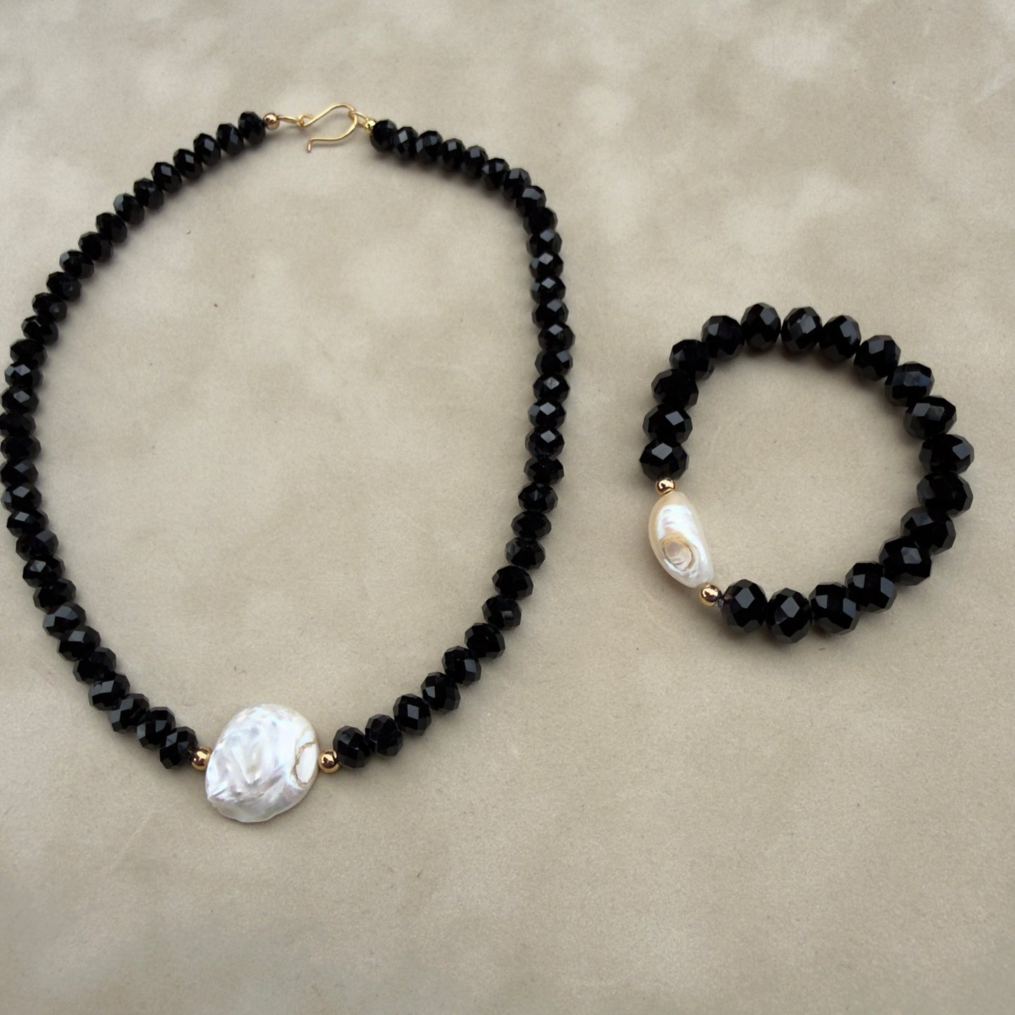 Noche de Perla / Pearl Night