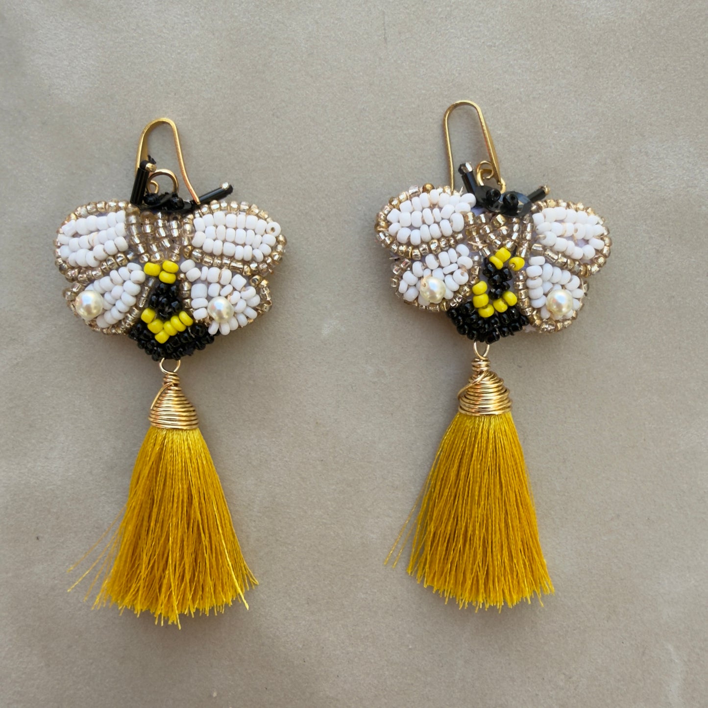 Abejita Encanto / Enchanting Little Bee